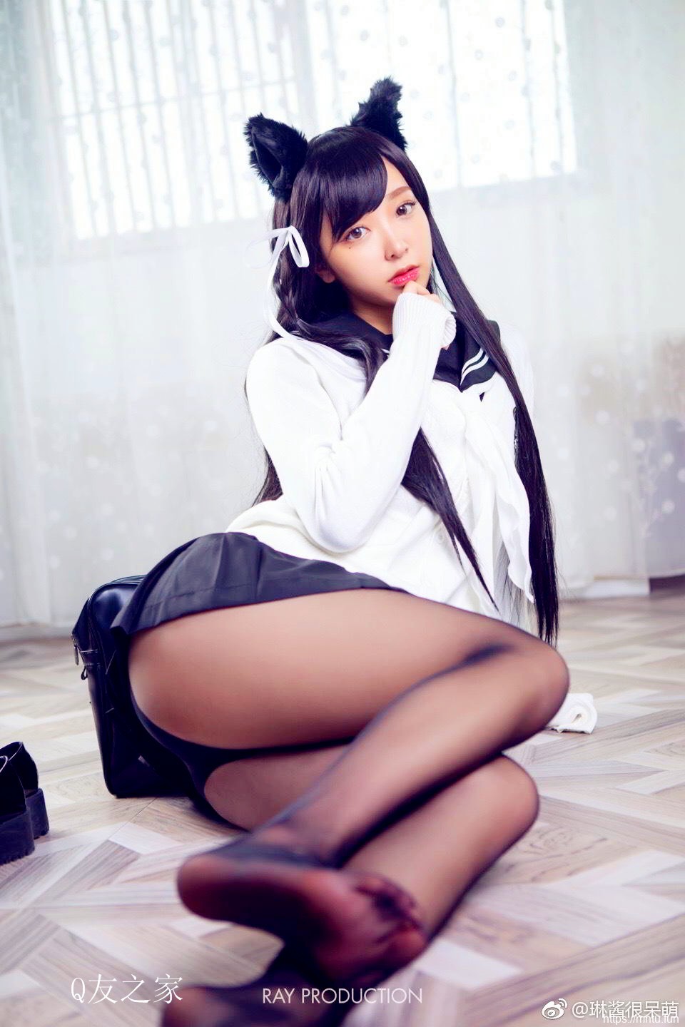 妹子天空街拍美女栏目为您提供街拍美女图片