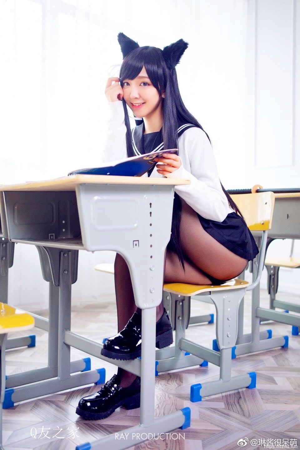 妹子天空街拍美女栏目为您提供街拍美女图片