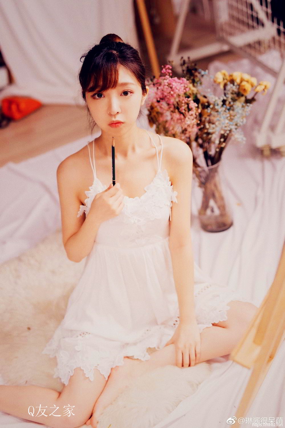 妹子天空街拍美女栏目为您提供街拍美女图片