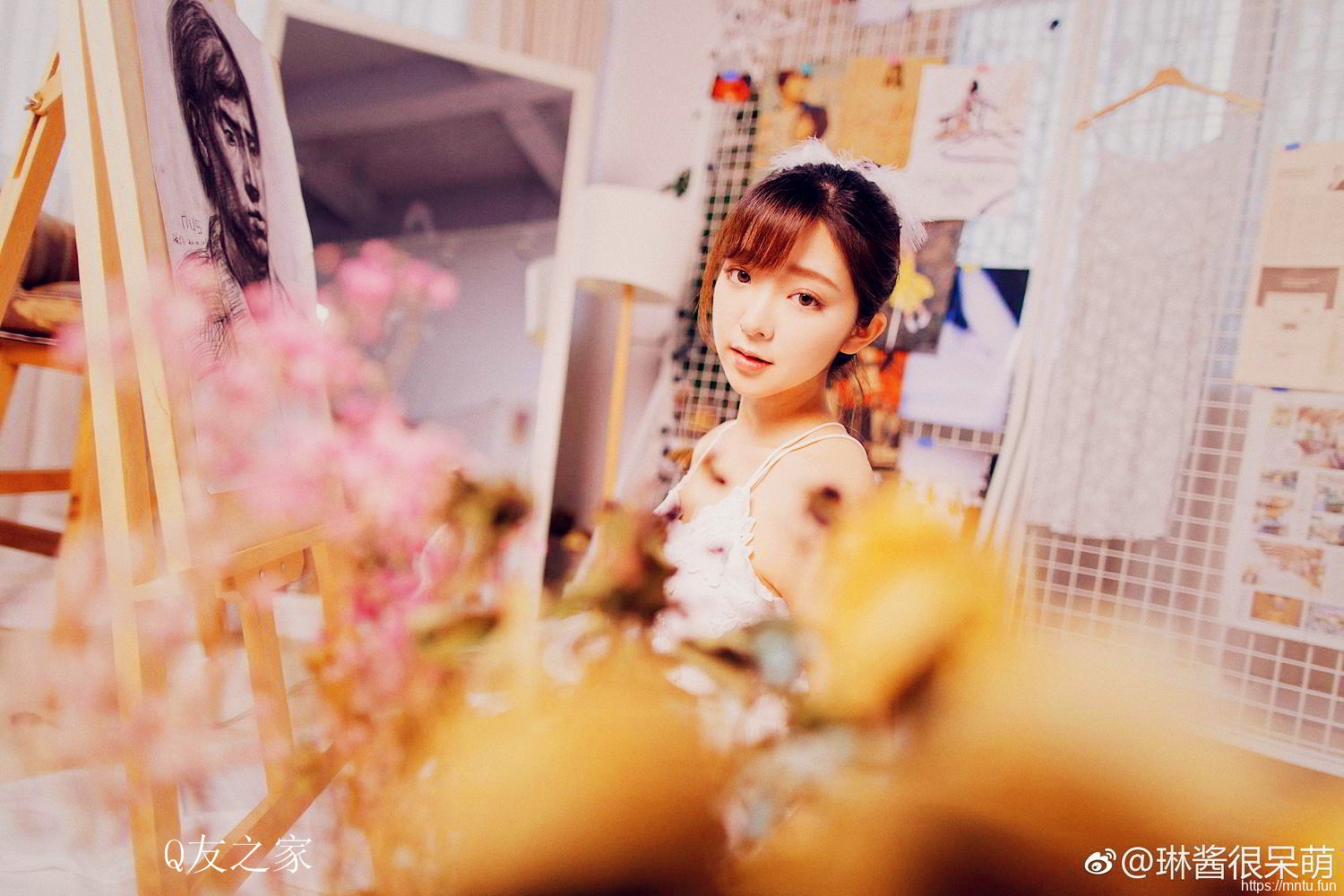 妹子天空街拍美女栏目为您提供街拍美女图片