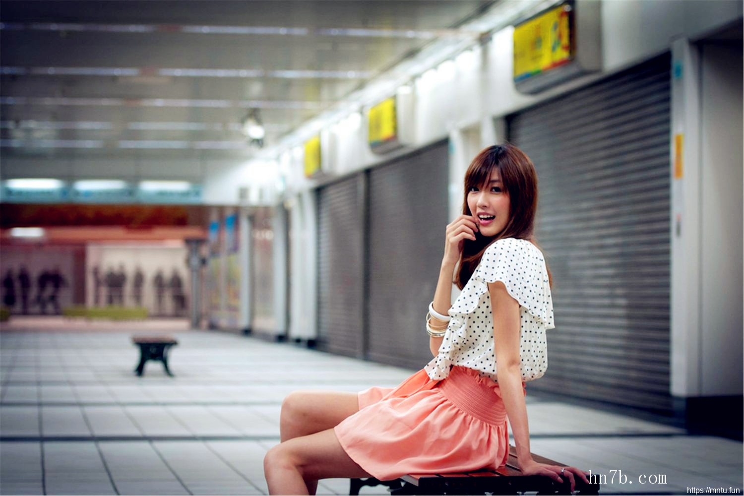 细腿大胸美鲍少妇陈雅漫情趣VIP激情图片