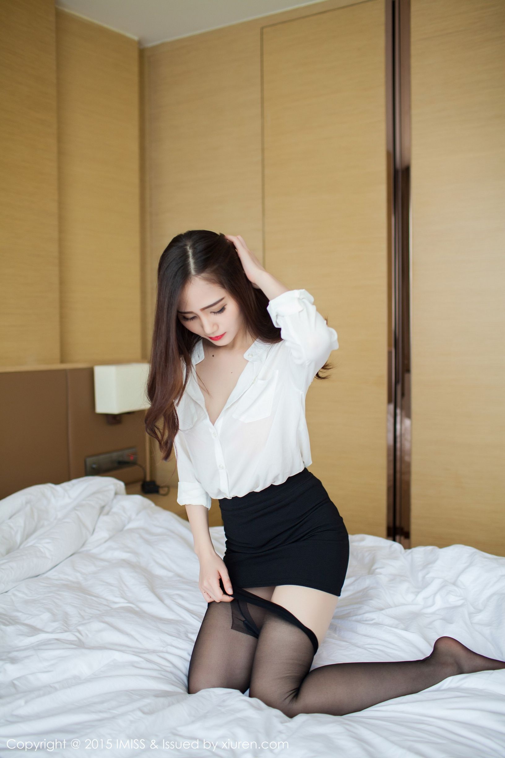 [IMISS爱蜜社] VOL.027 SISY思 &#8211; 床拍黑丝OL诱惑[51P]