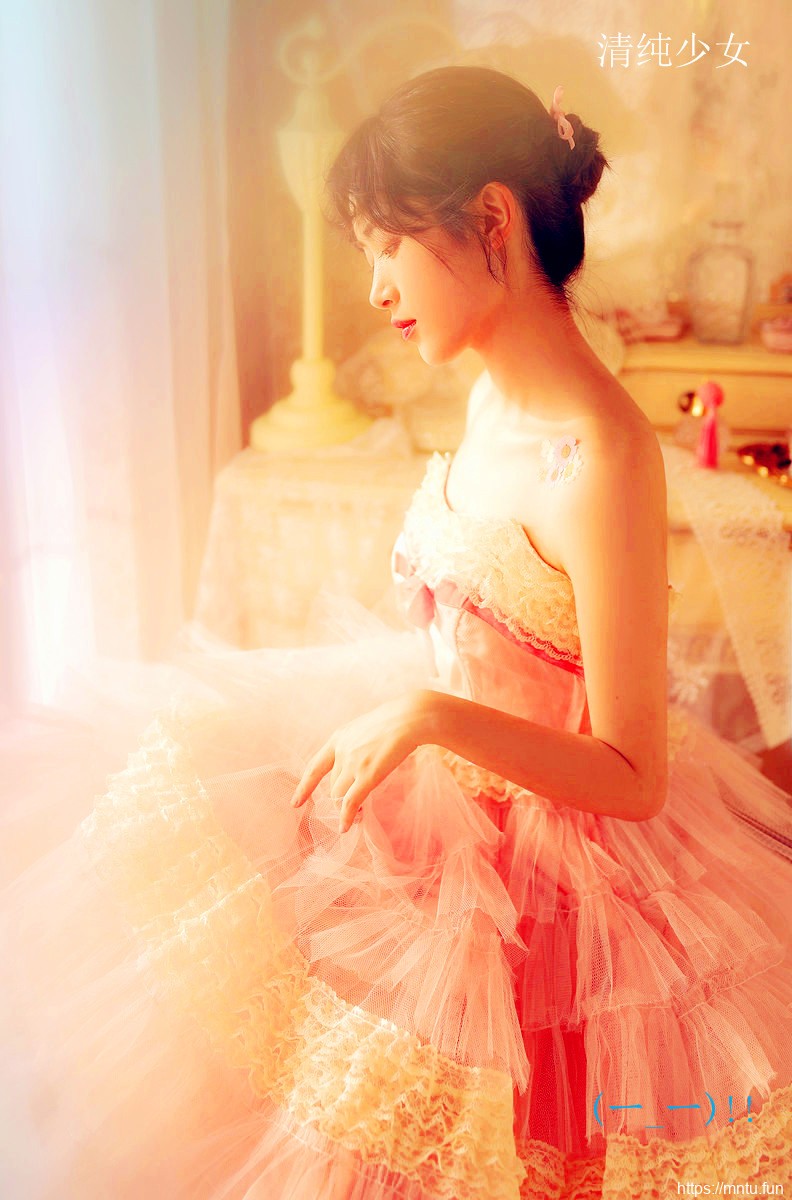 清纯软妹大胸妹子个性摄影图片