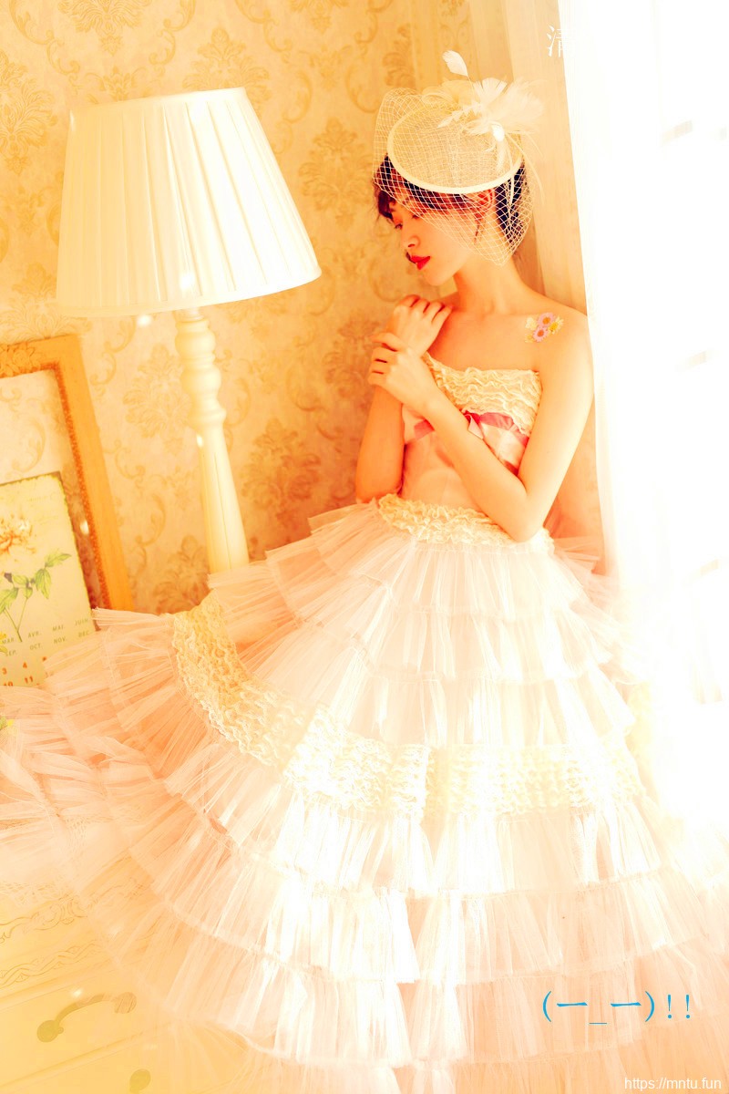 清纯软妹大胸妹子个性摄影图片