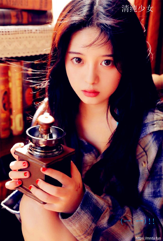 清纯软妹大胸妹子个性摄影图片