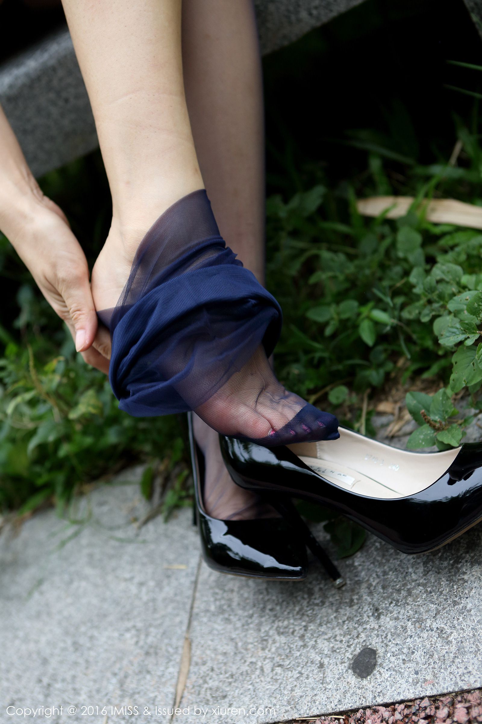 [IMiss爱蜜社] VOL.098 Winki丝姬丝袜美腿系列[161P]