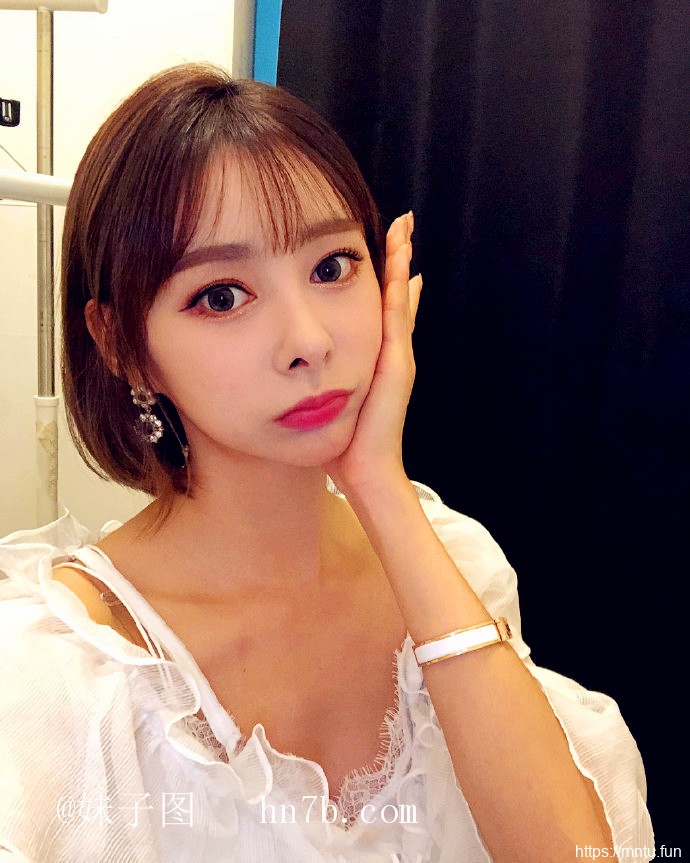 青春美女妹子图223期：留着我们的青春岁月