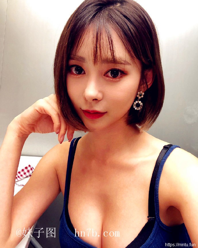 青春美女妹子图223期：留着我们的青春岁月