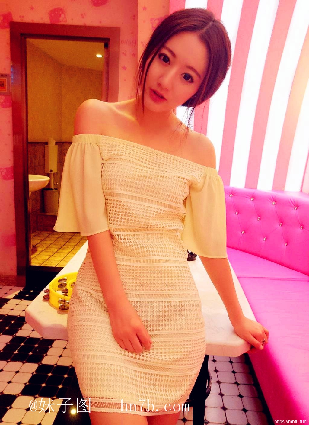 青春美女妹子图223期：留着我们的青春岁月