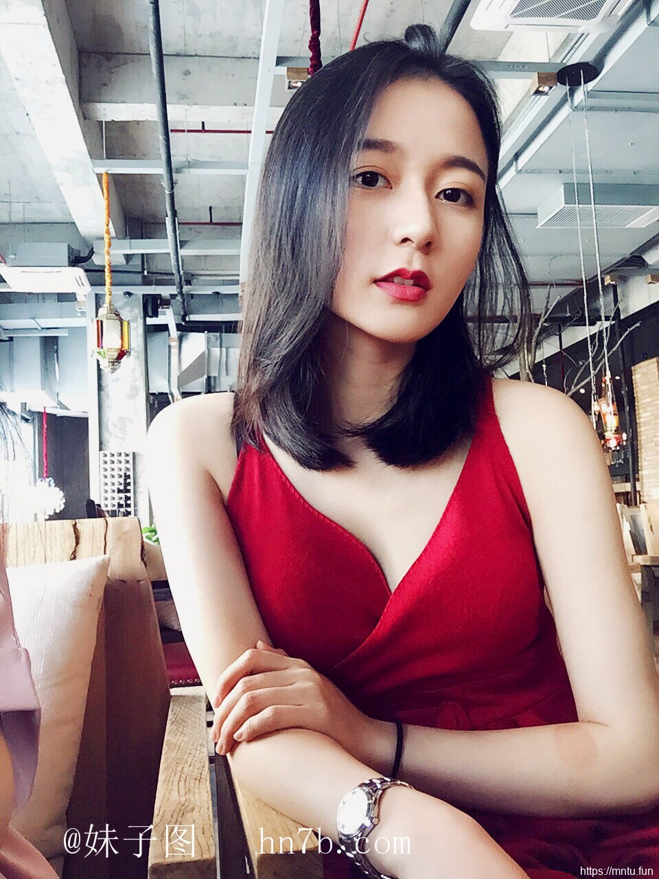 青春美女妹子图223期：留着我们的青春岁月