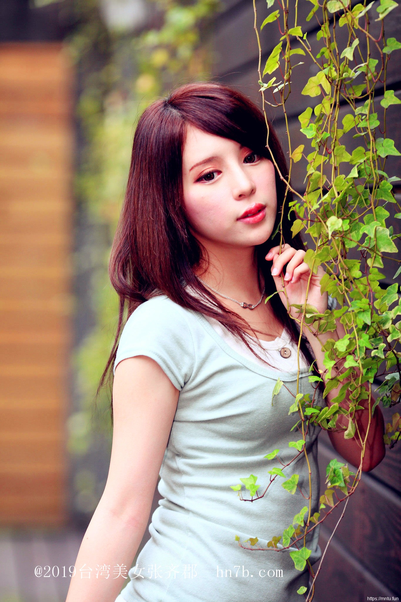 制服诱惑美女张齐郡丝袜美腿摄影