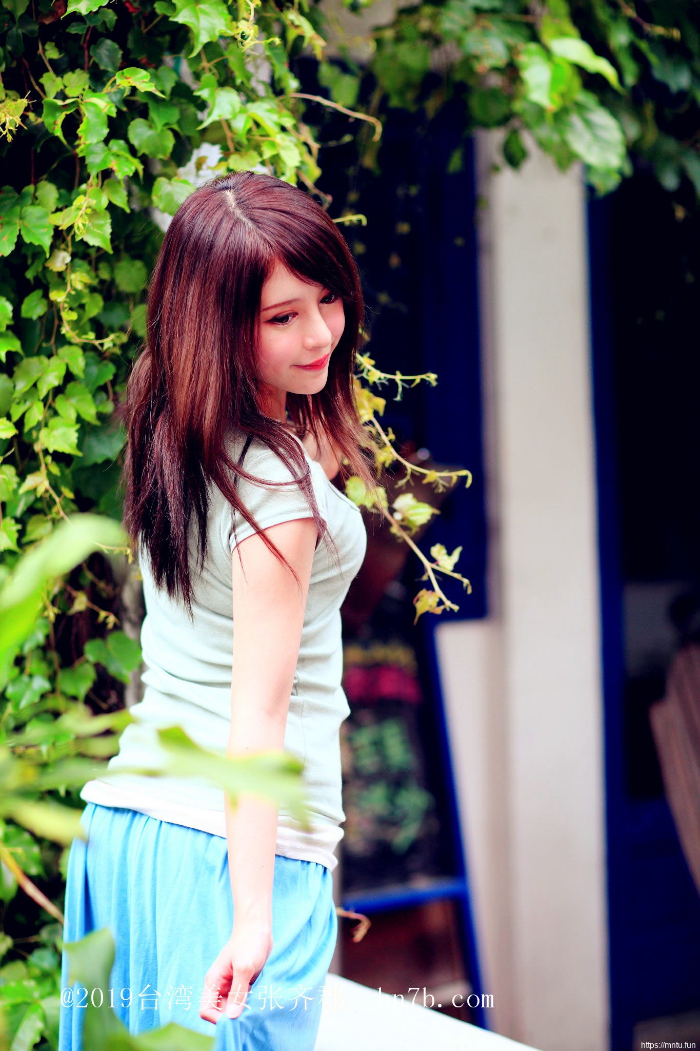 制服诱惑美女张齐郡丝袜美腿摄影