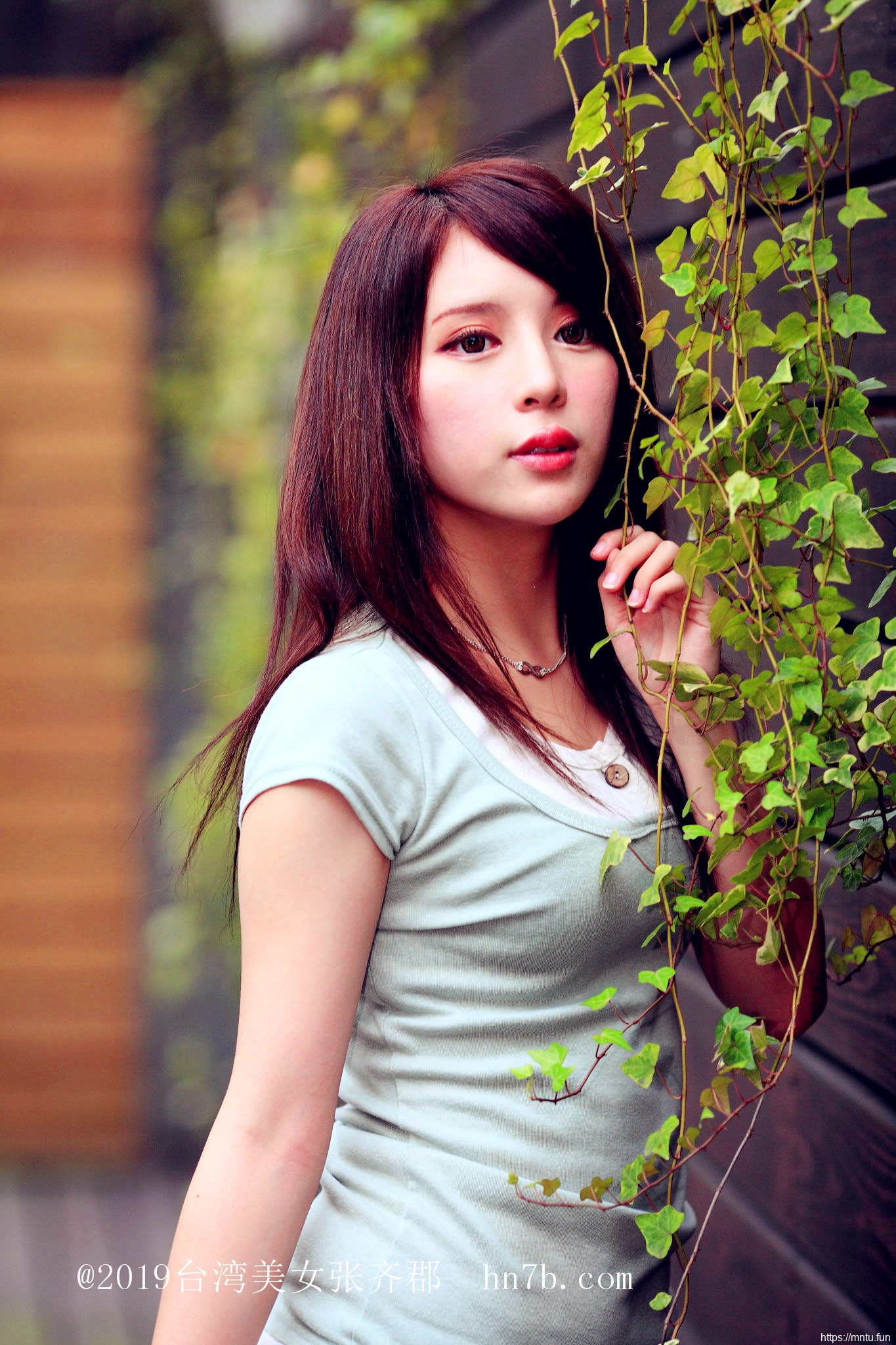 制服诱惑美女张齐郡丝袜美腿摄影