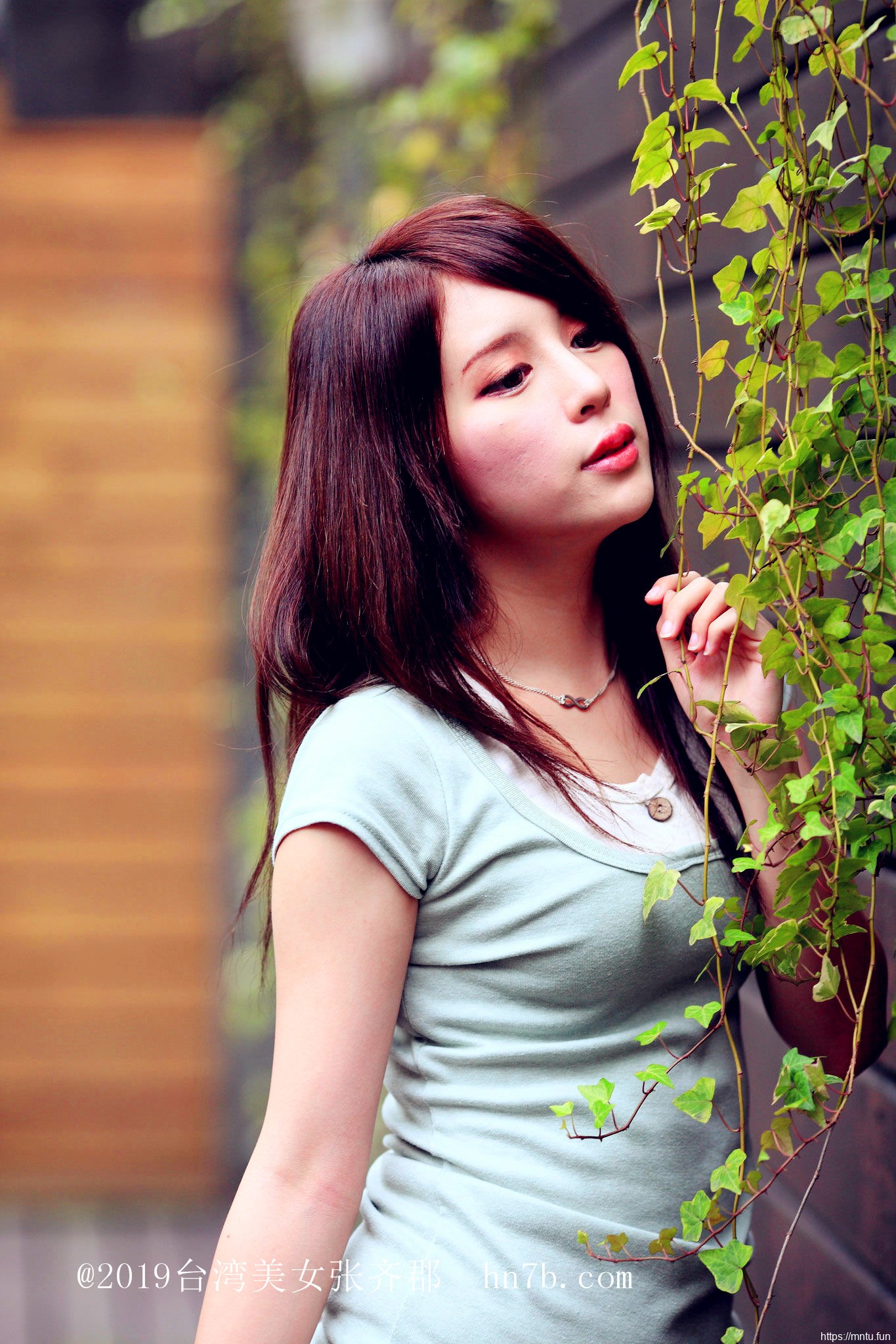 制服诱惑美女张齐郡丝袜美腿摄影