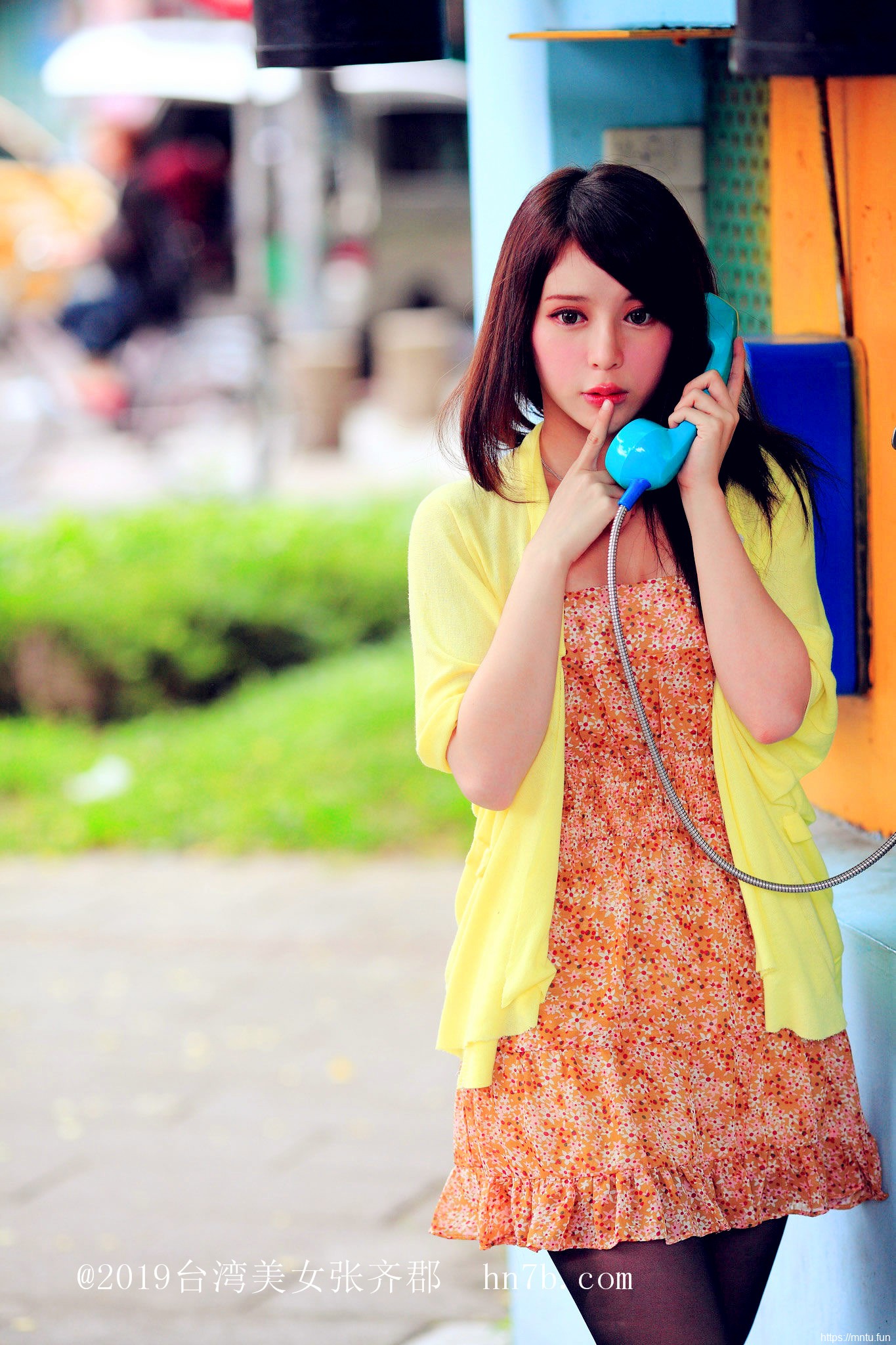 制服诱惑美女张齐郡丝袜美腿摄影