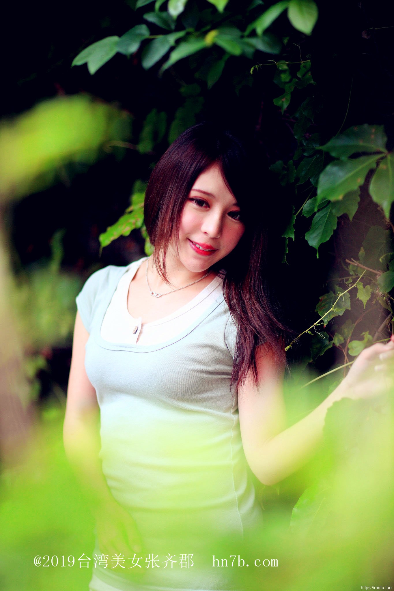 制服诱惑美女张齐郡丝袜美腿摄影