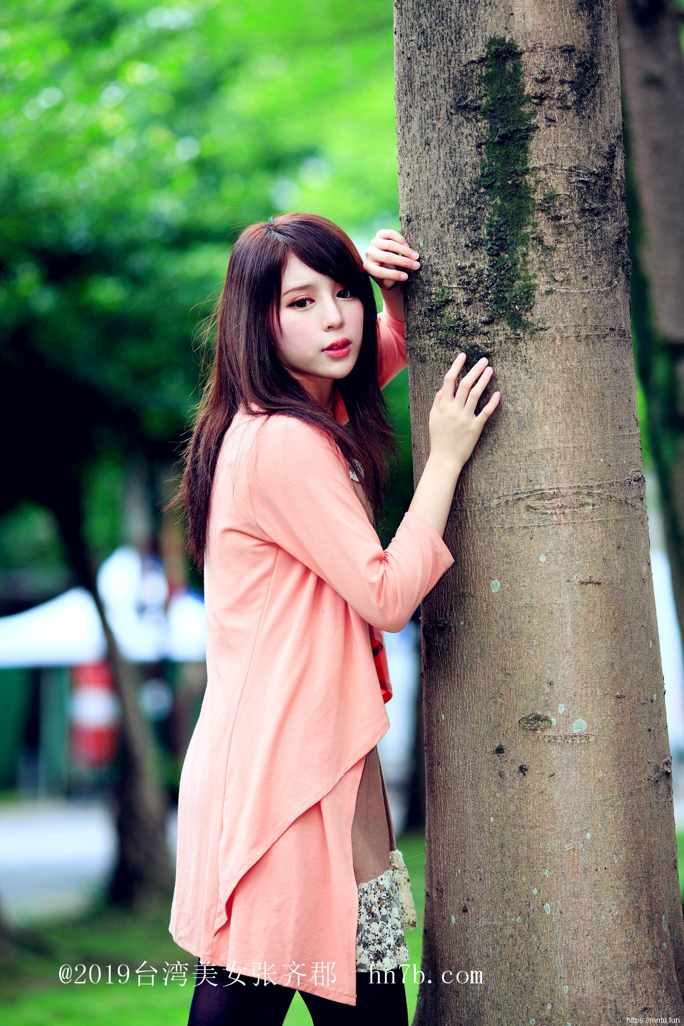 制服诱惑美女张齐郡丝袜美腿摄影