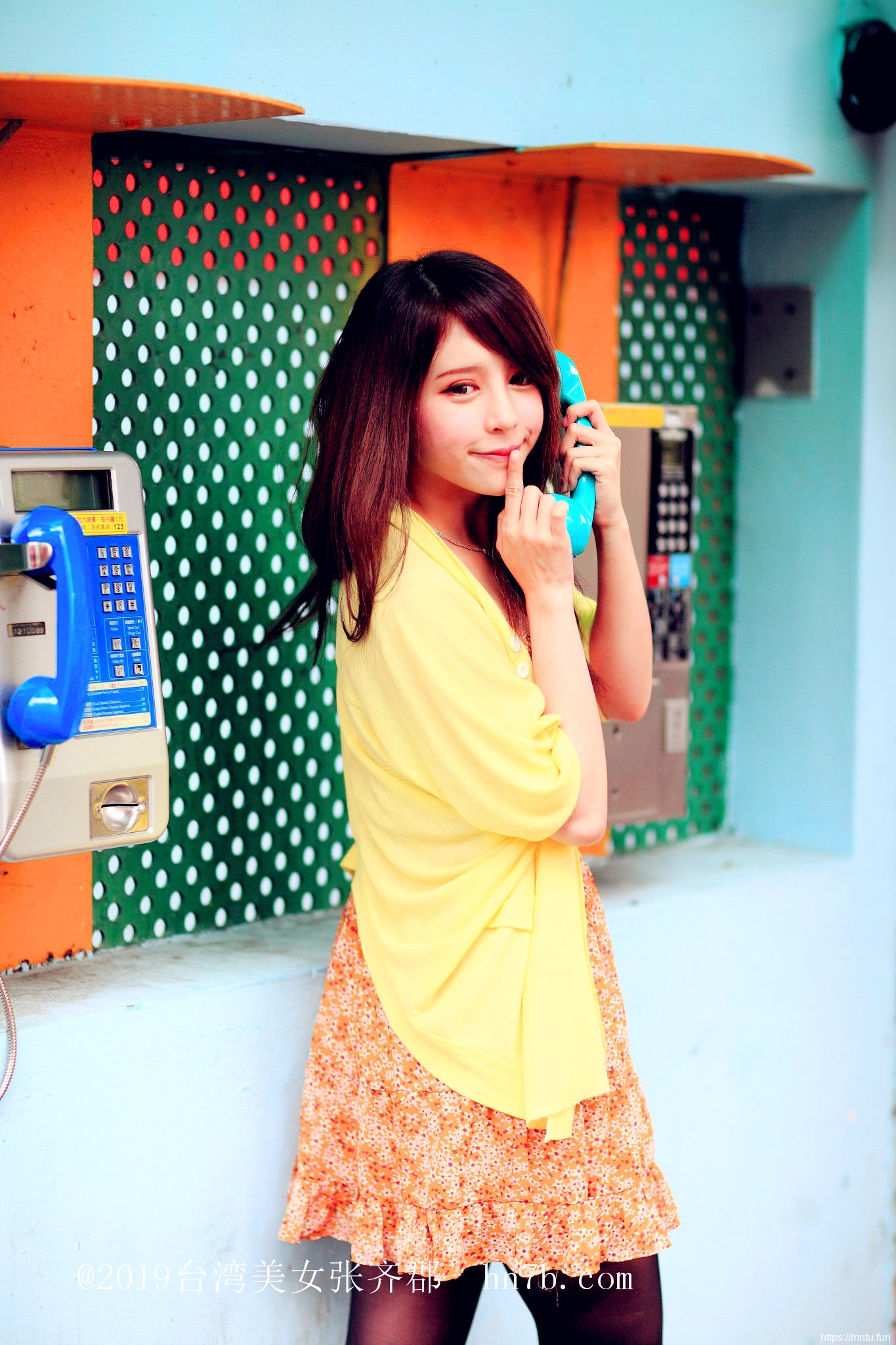 制服诱惑美女张齐郡丝袜美腿摄影