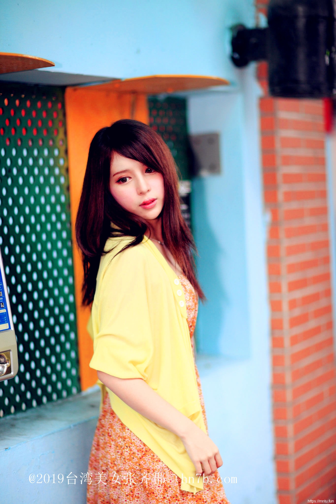 制服诱惑美女张齐郡丝袜美腿摄影