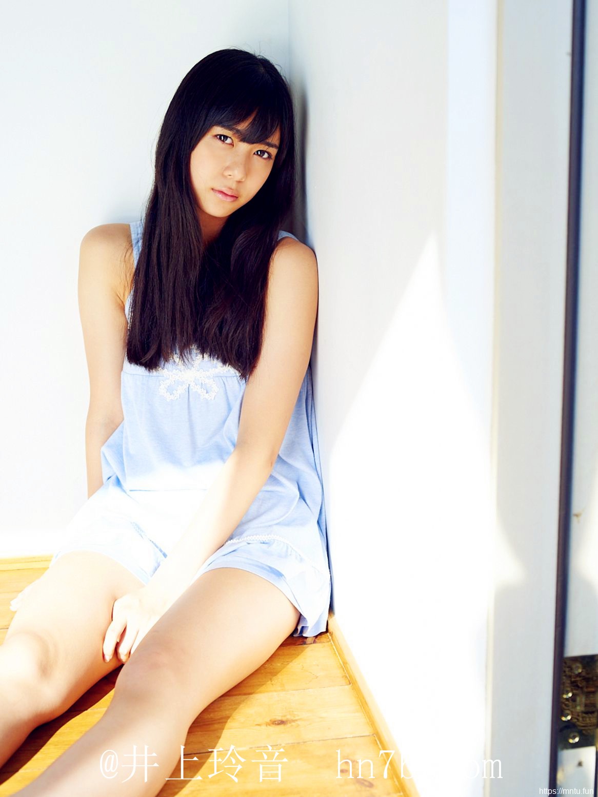 清纯日本小妹井上玲音野外大秀写真摄影