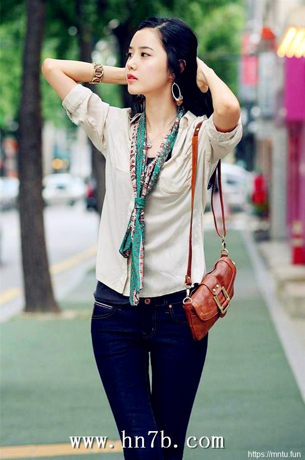 高挑靓丽韩版衬衫搭牛仔热裤长美腿美女摄影