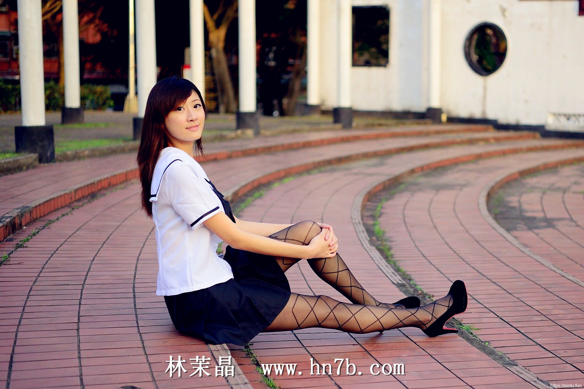 台湾美女图片林茉晶人体艺术摄影