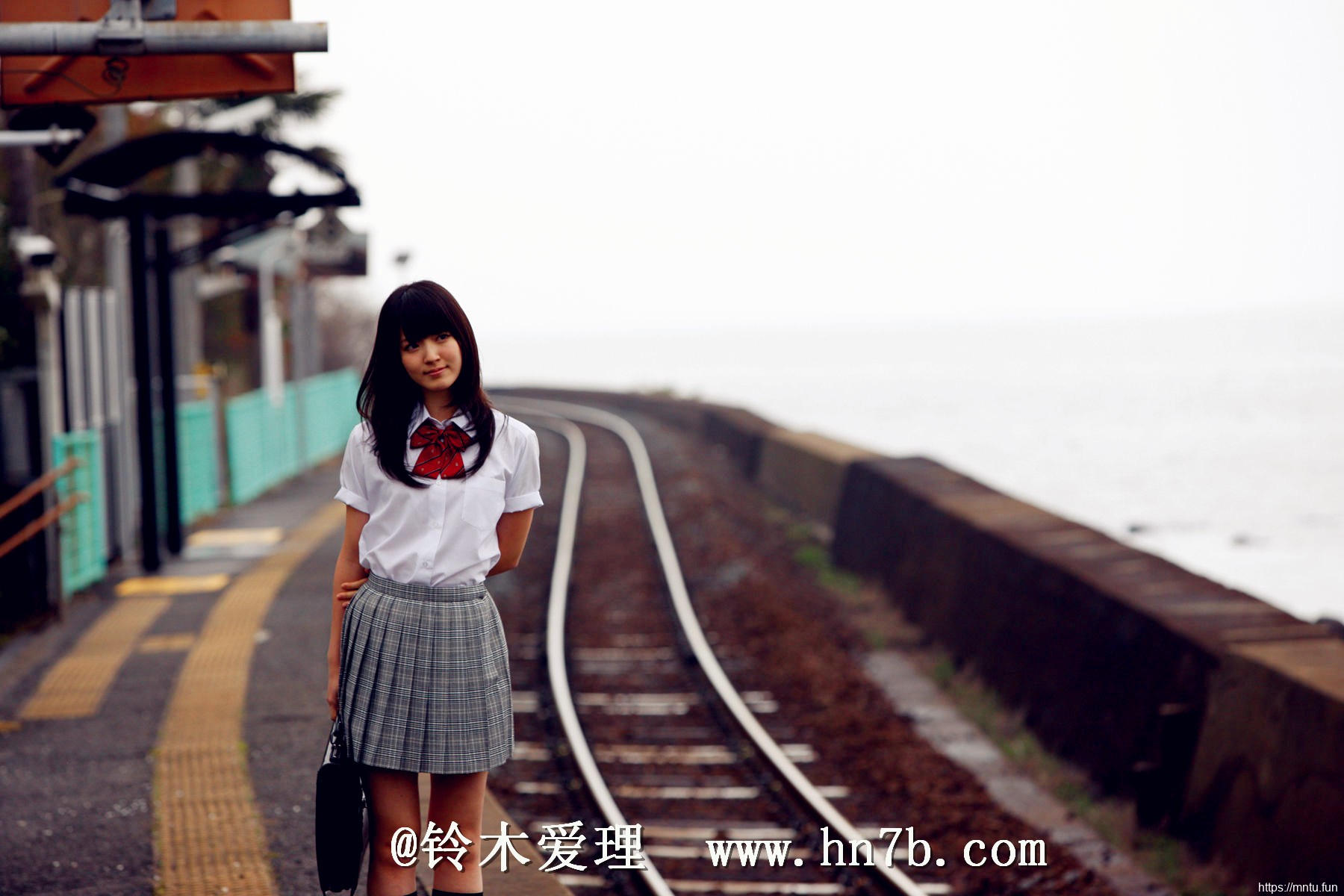 清新极品女神气质养眼美女铃木爱理户外摄影