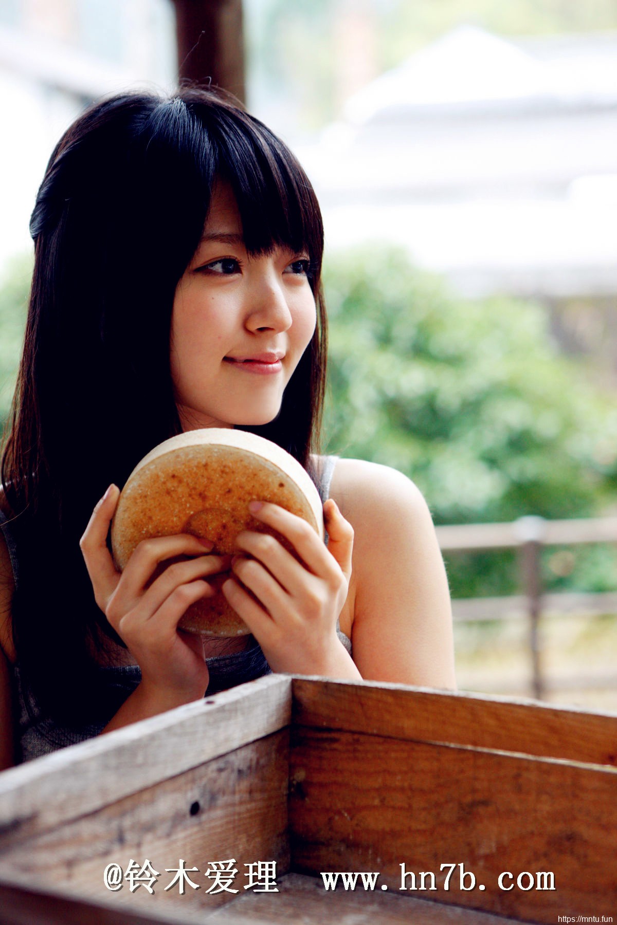 清新极品女神气质养眼美女铃木爱理户外摄影