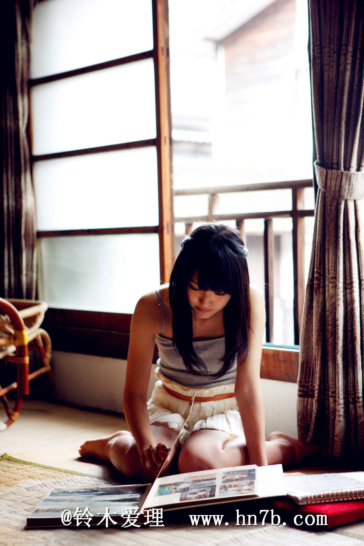 清新极品女神气质养眼美女铃木爱理户外摄影