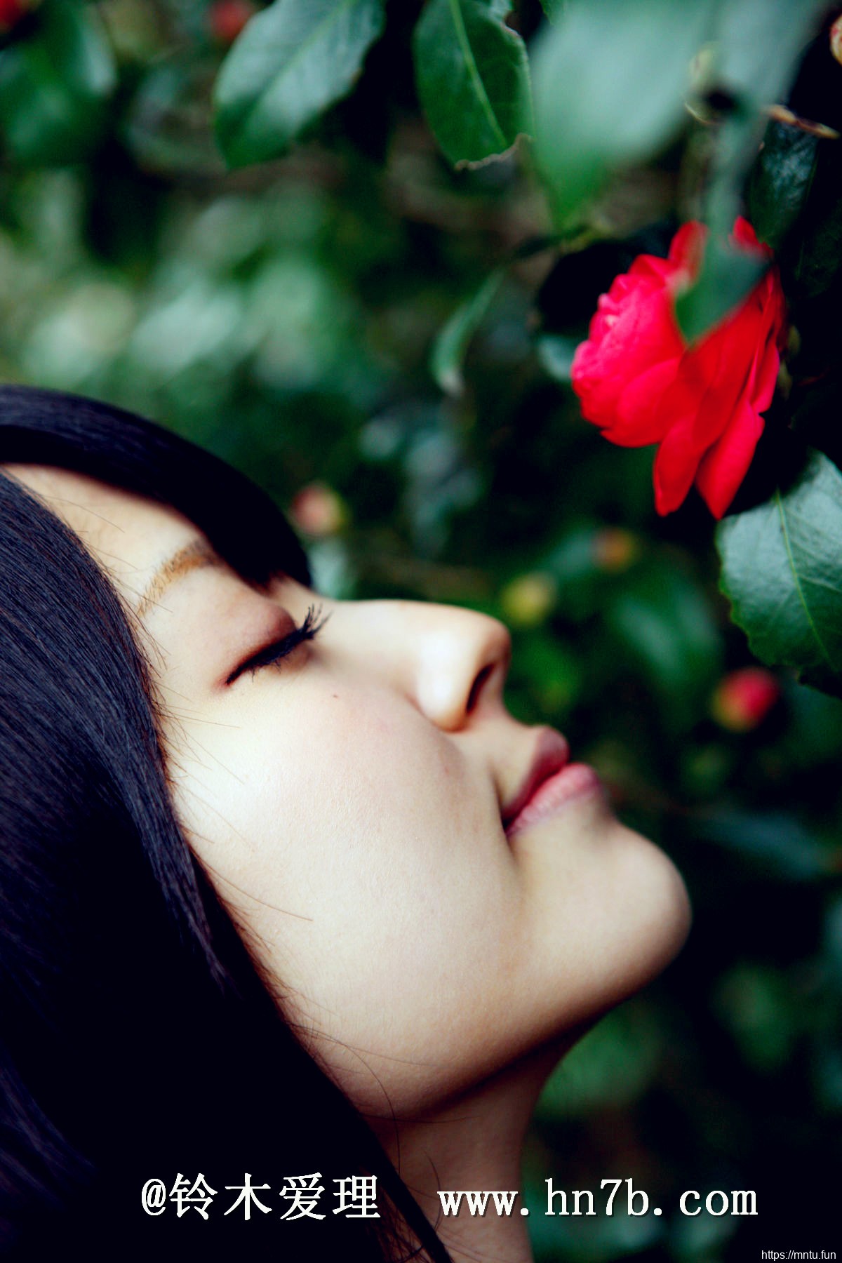 清新极品女神气质养眼美女铃木爱理户外摄影