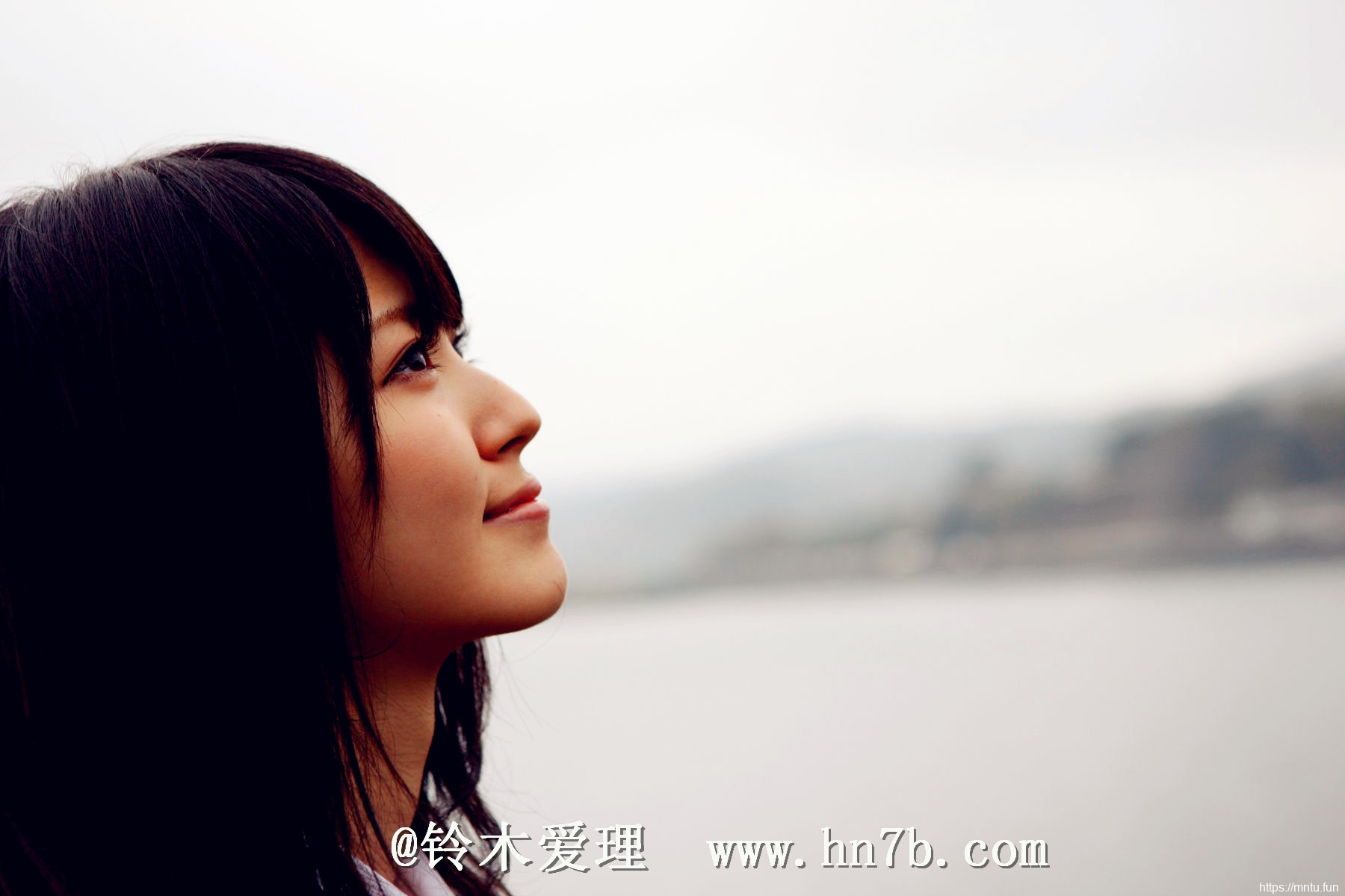 清新极品女神气质养眼美女铃木爱理户外摄影