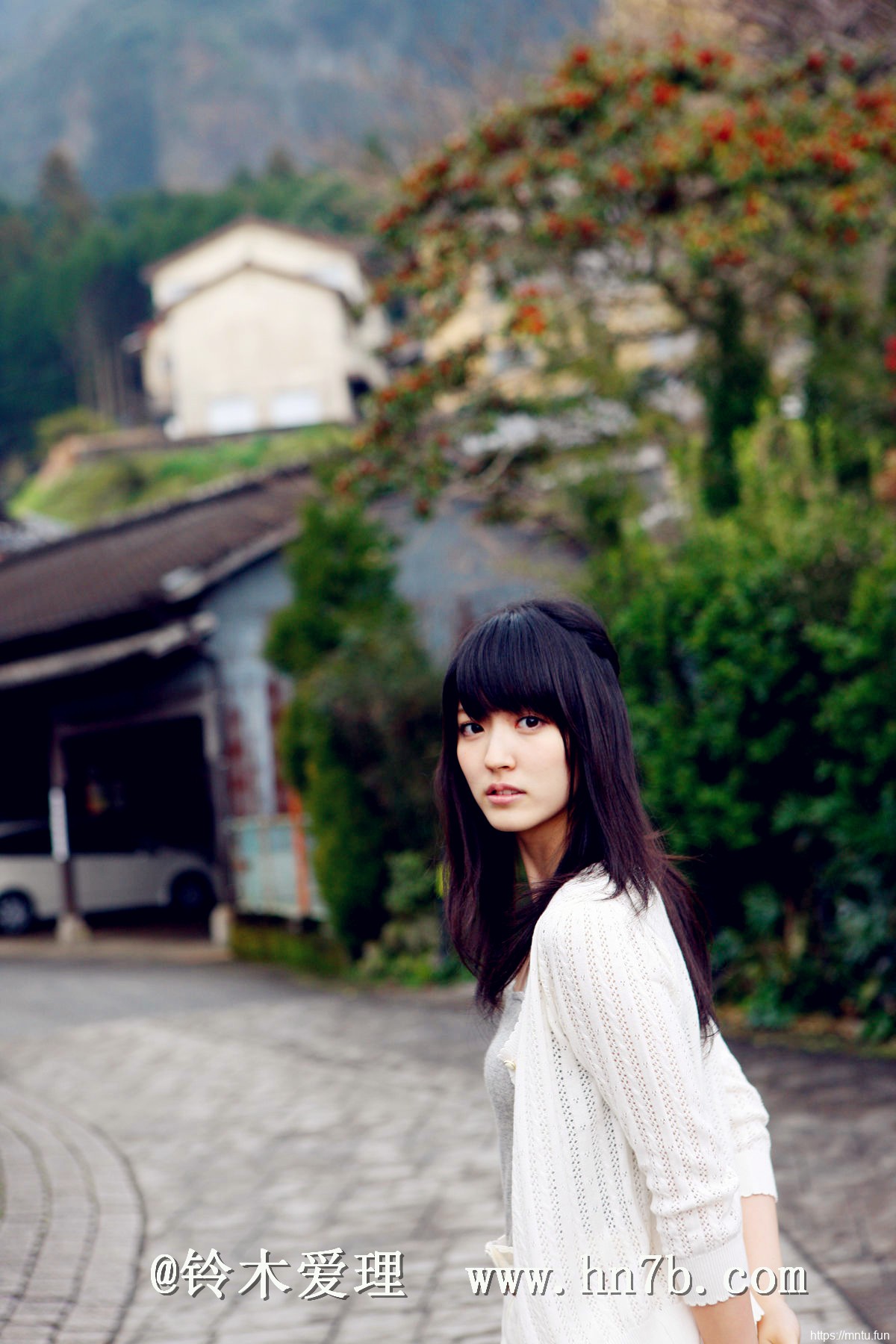 清新极品女神气质养眼美女铃木爱理户外摄影