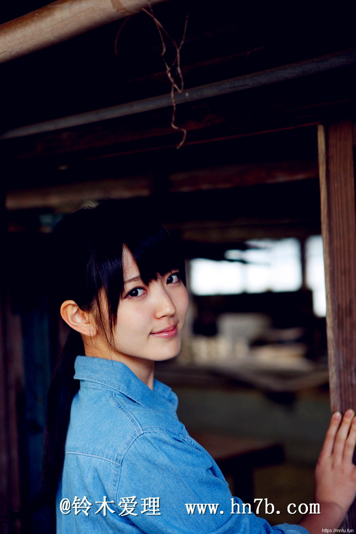 清新极品女神气质养眼美女铃木爱理户外摄影