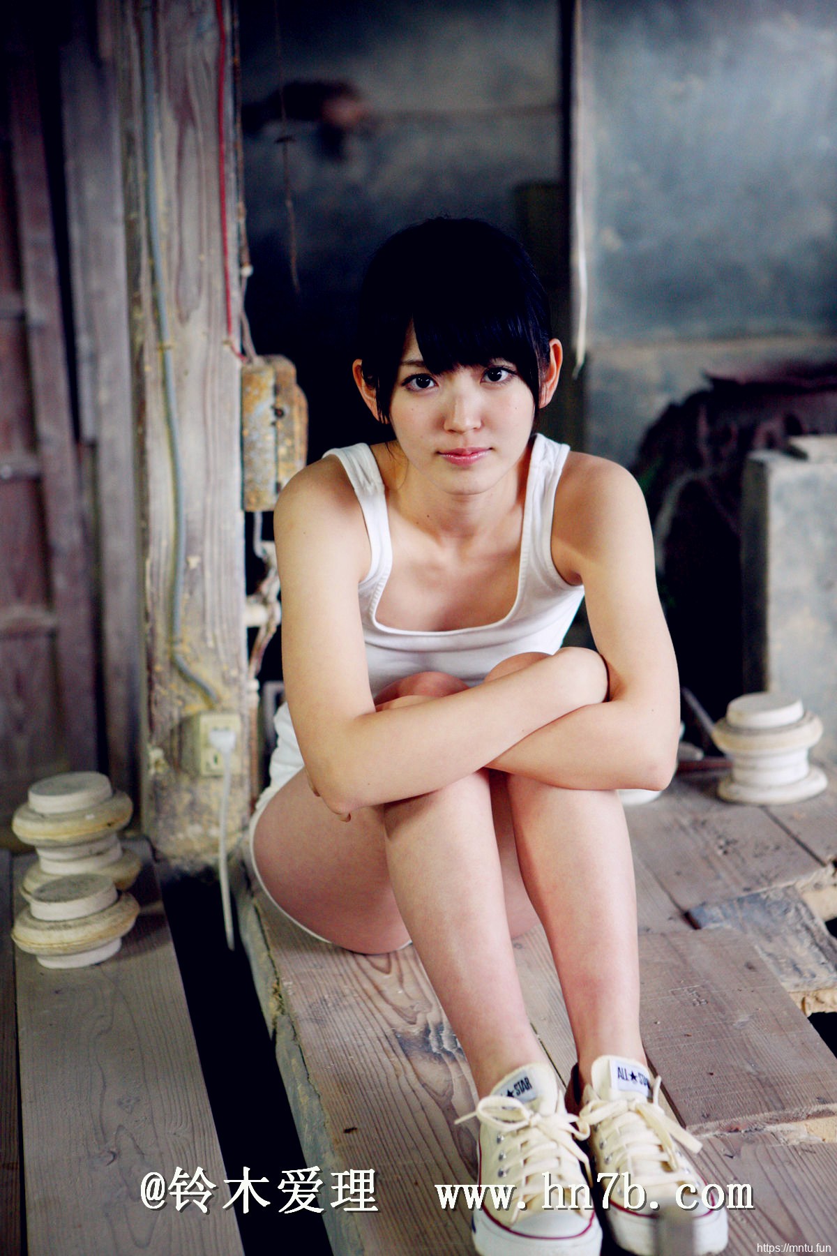 清新极品女神气质养眼美女铃木爱理户外摄影