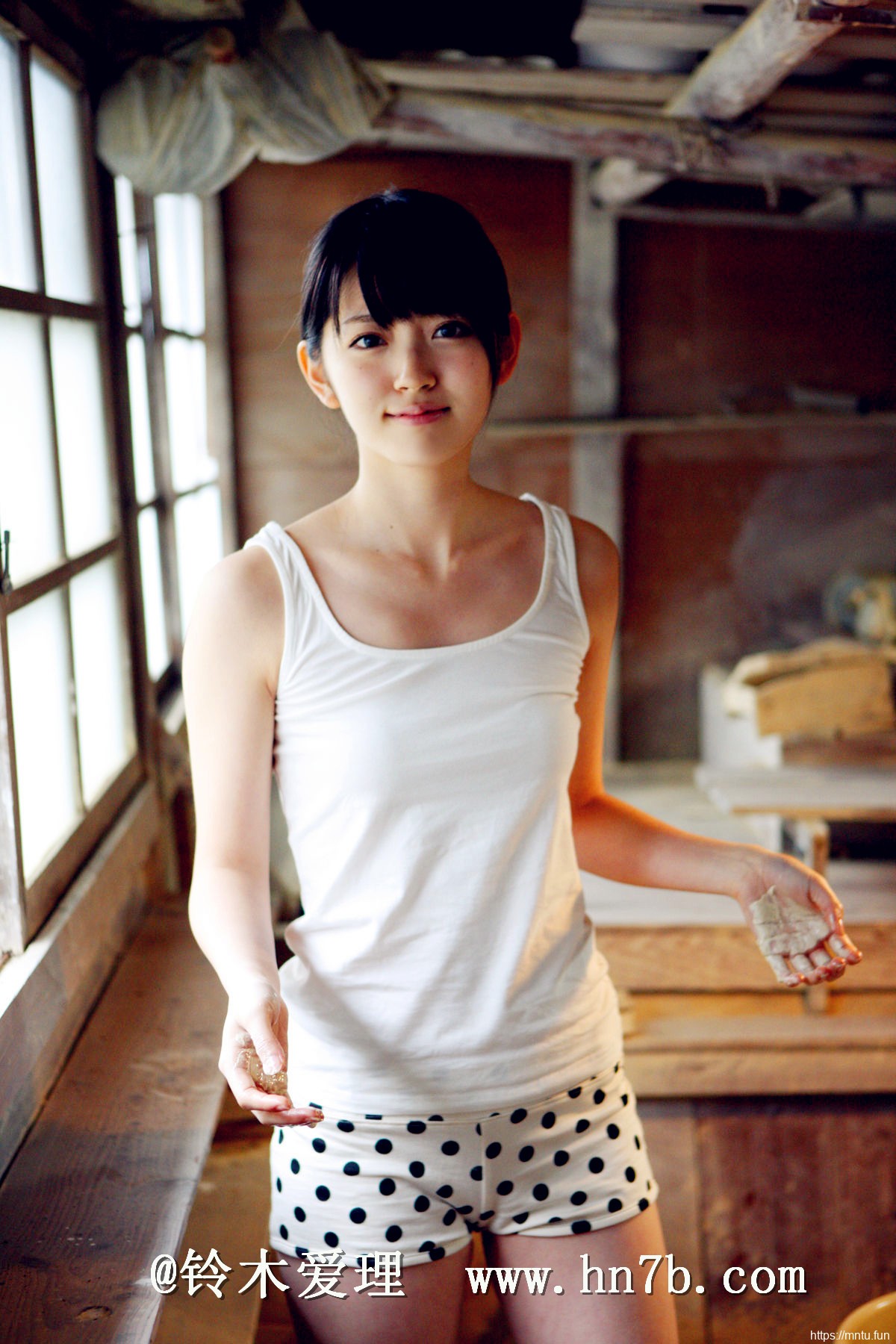 清新极品女神气质养眼美女铃木爱理户外摄影