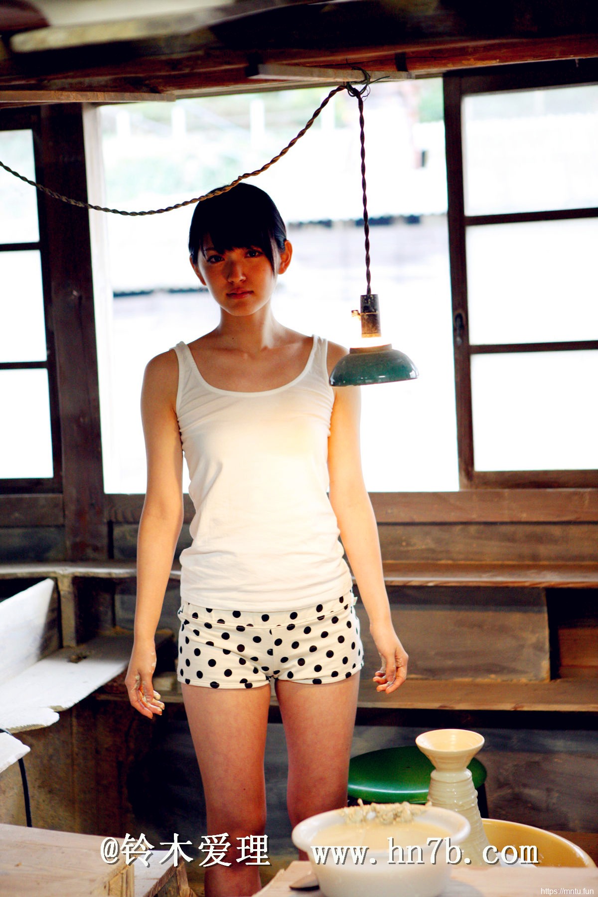 清新极品女神气质养眼美女铃木爱理户外摄影