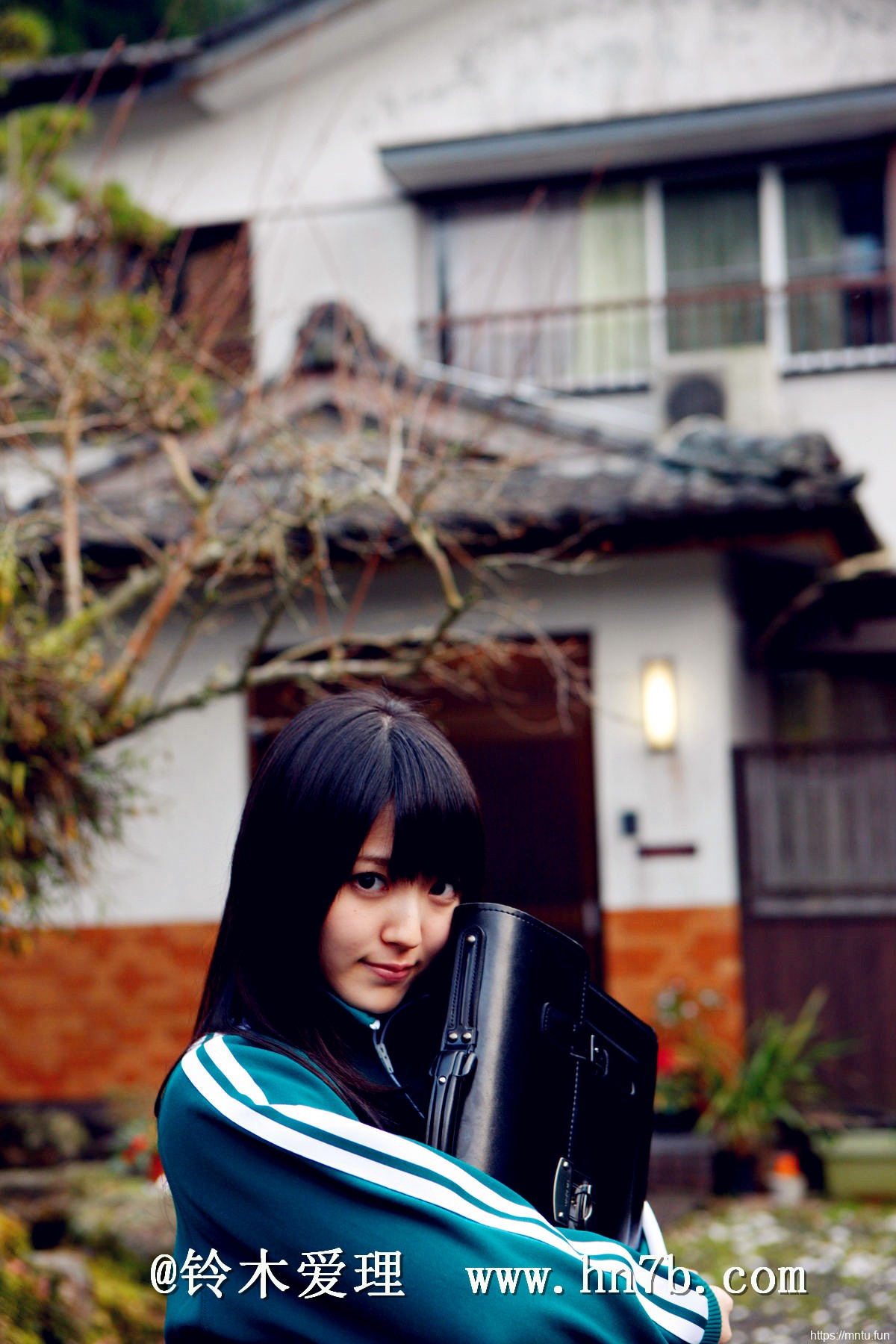 清新极品女神气质养眼美女铃木爱理户外摄影