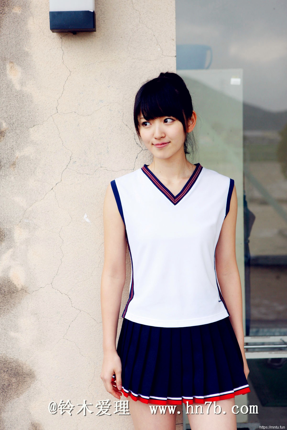 清新极品女神气质养眼美女铃木爱理户外摄影