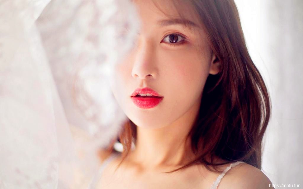 极品性感吊带美女写真2019艺术摄影