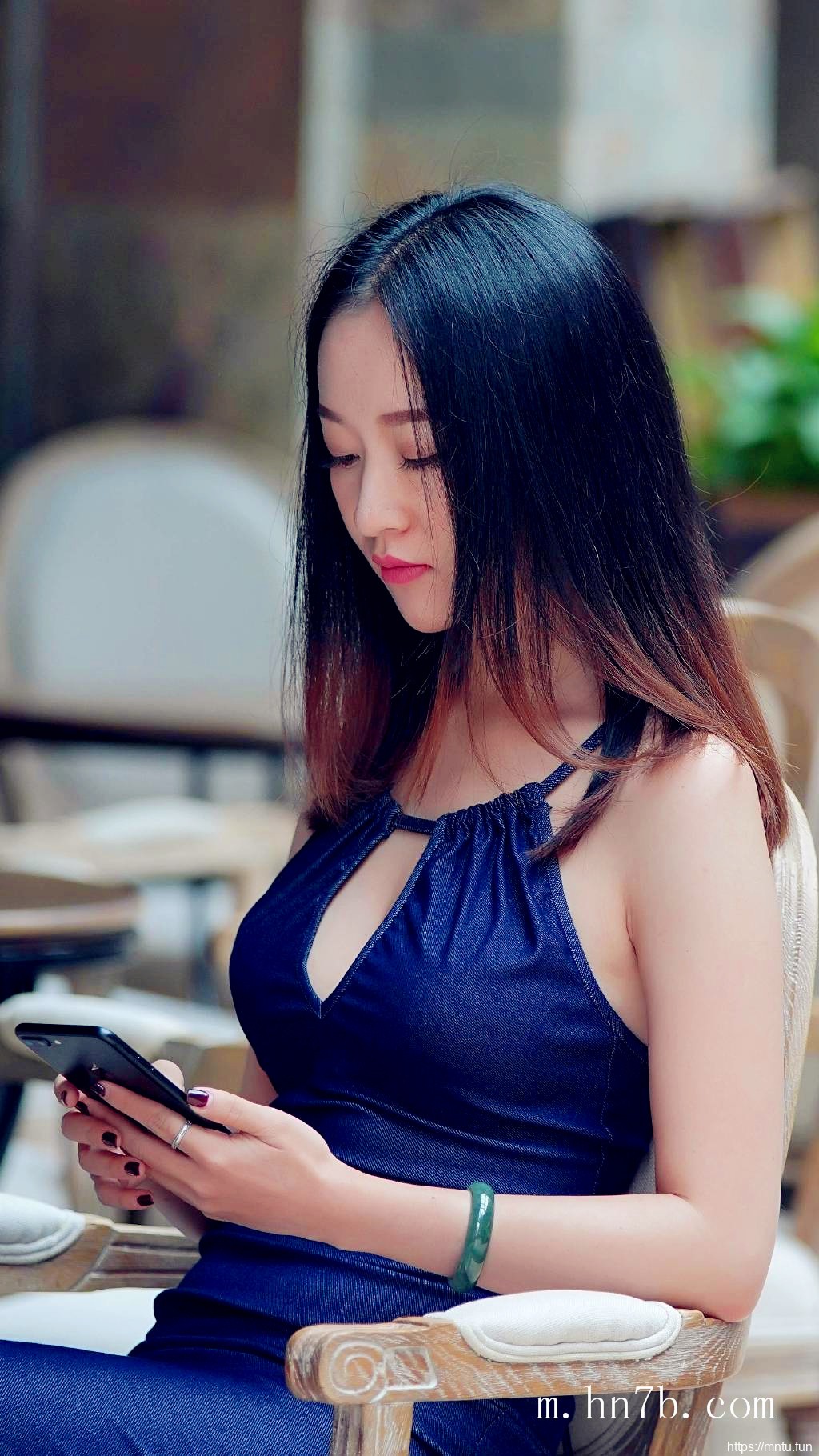 成熟街拍美女艺术图片大全