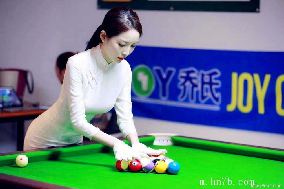 成熟街拍美女艺术图片大全