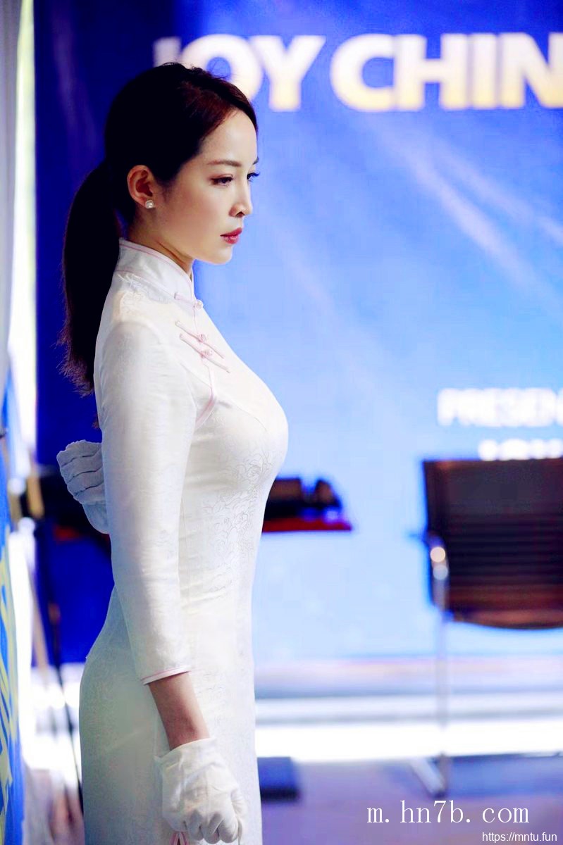 成熟街拍美女艺术图片大全