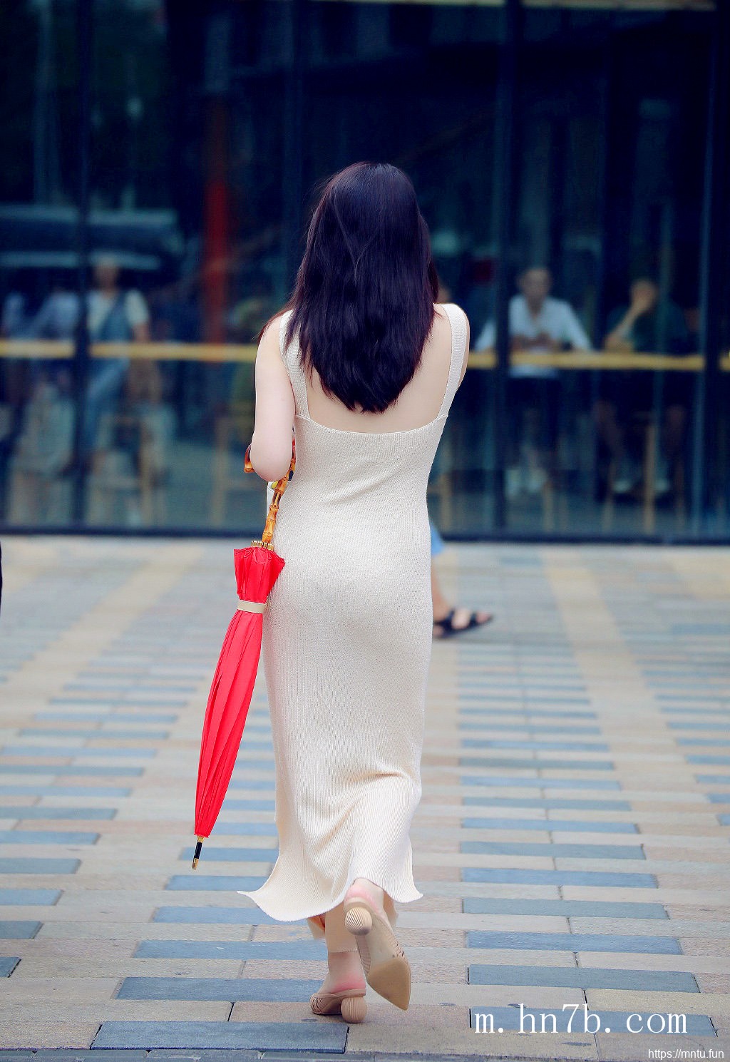 成熟街拍美女艺术图片大全