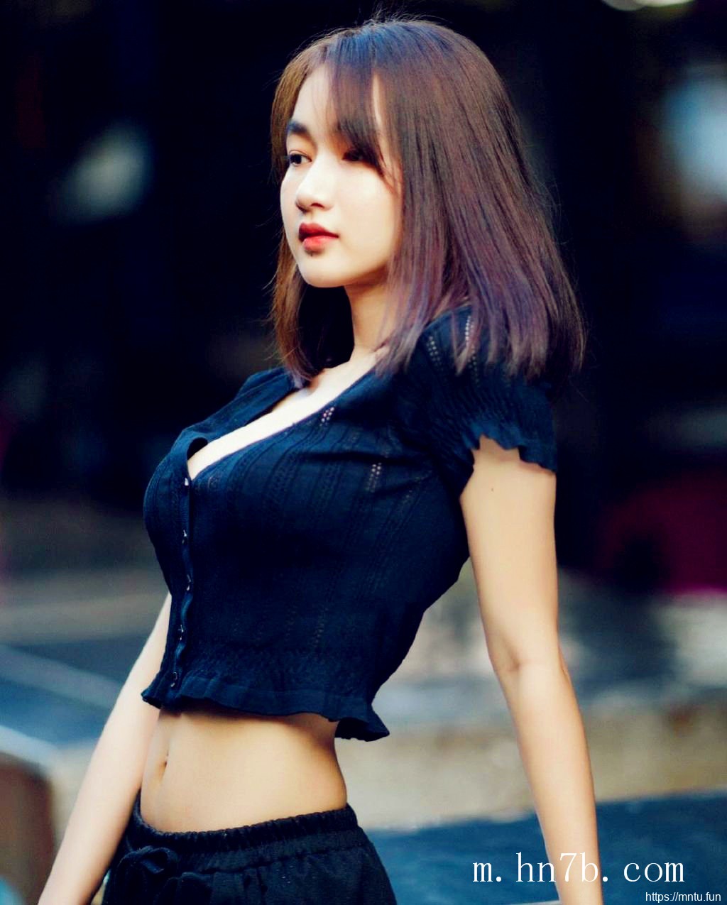 成熟街拍美女艺术图片大全