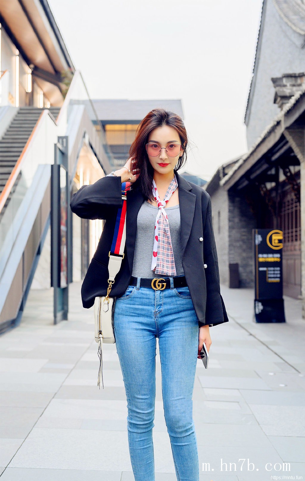 国模吧高清大胆女模摄影街拍艺术图片