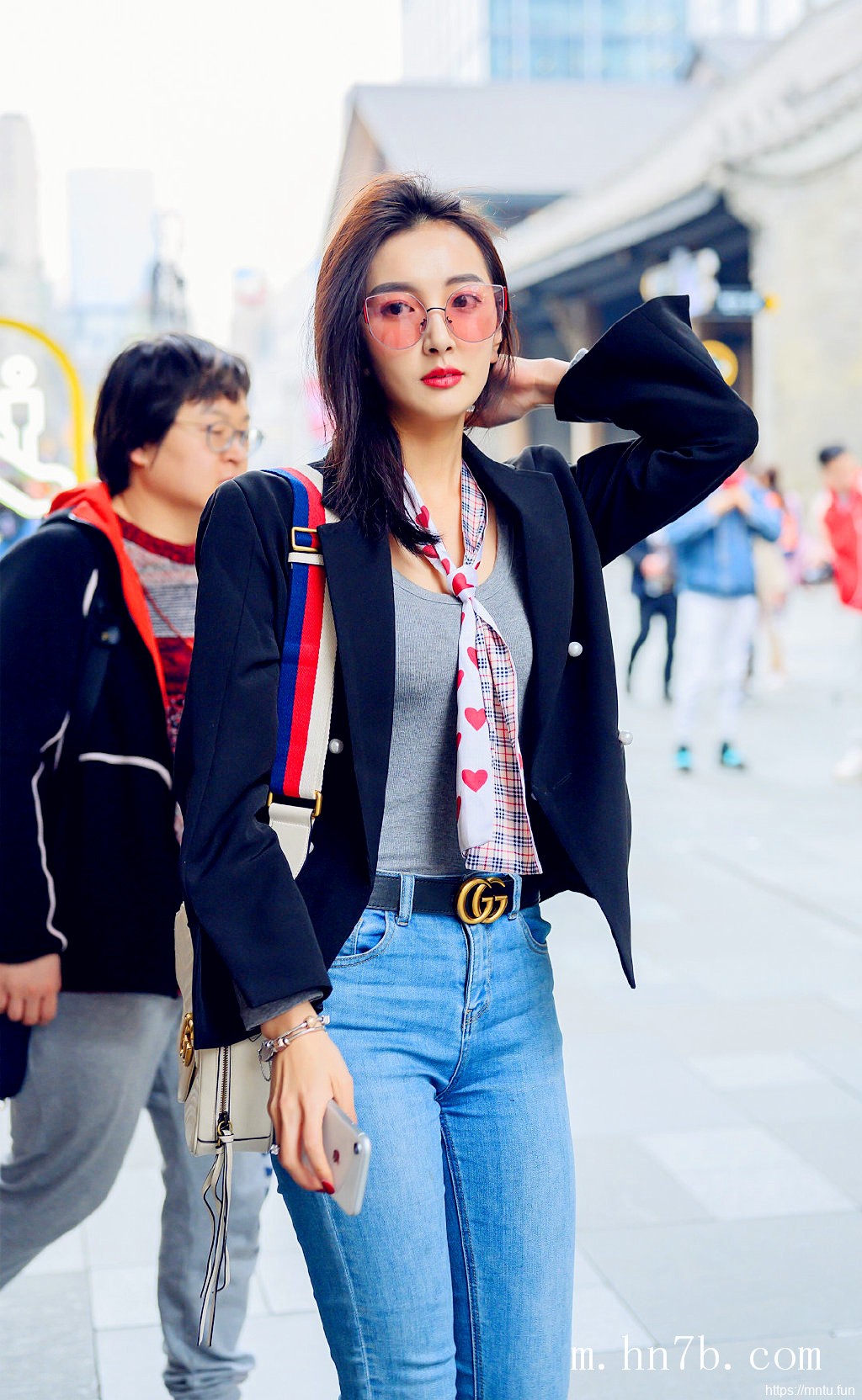 国模吧高清大胆女模摄影街拍艺术图片