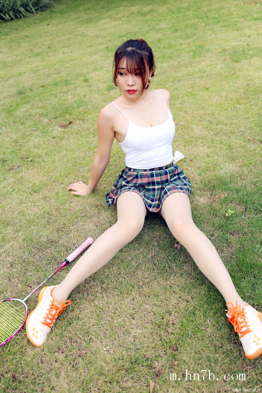 大胸mm时尚街拍美女图集