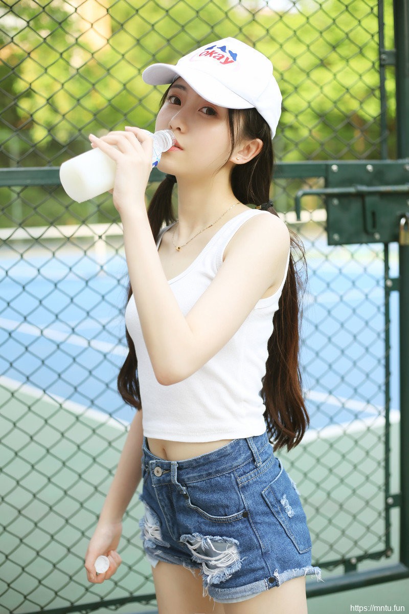 极品妹子图摄影艺术330期：放飞自己的心情