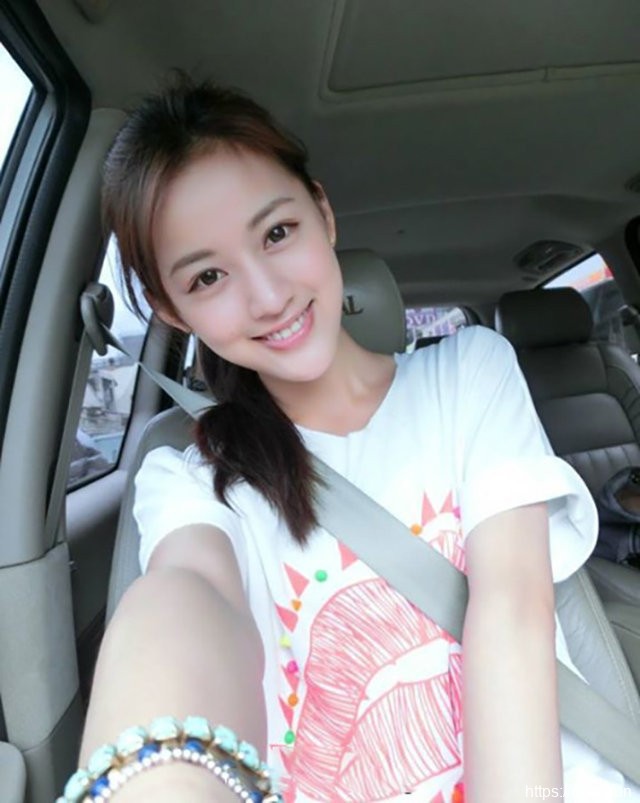 清纯靓丽的MM2019年12月17日摄影写真