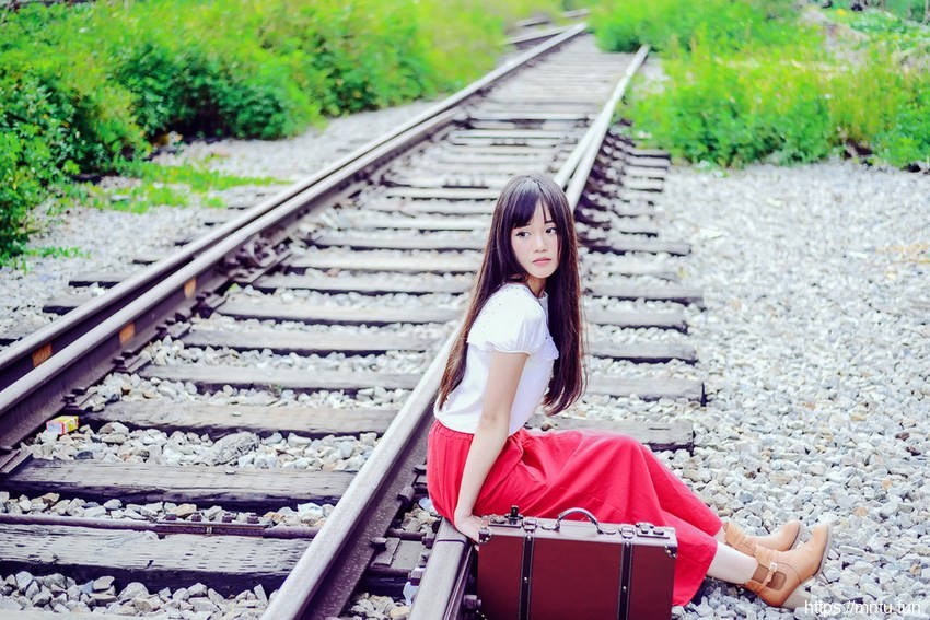 如诗如画校园清纯美女写真图片